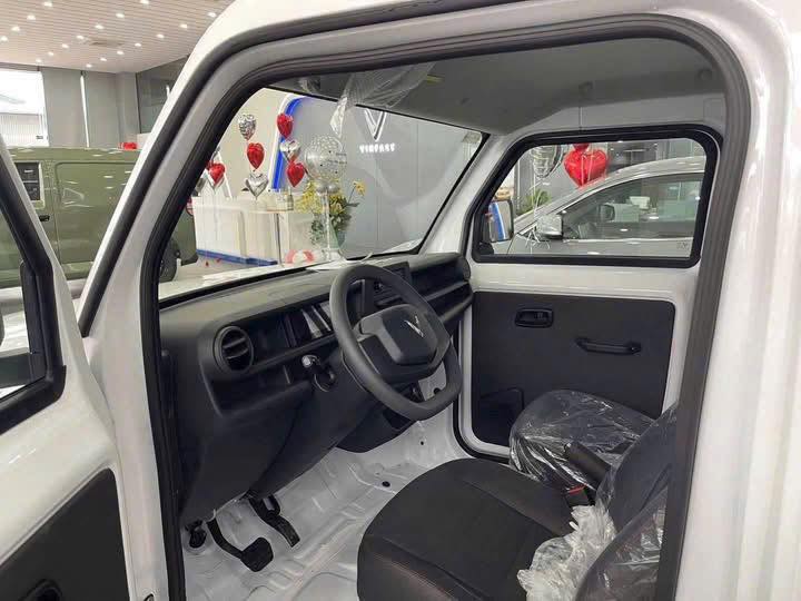 Xe Vinfast EC VAN tại Vinfast Thăng Long