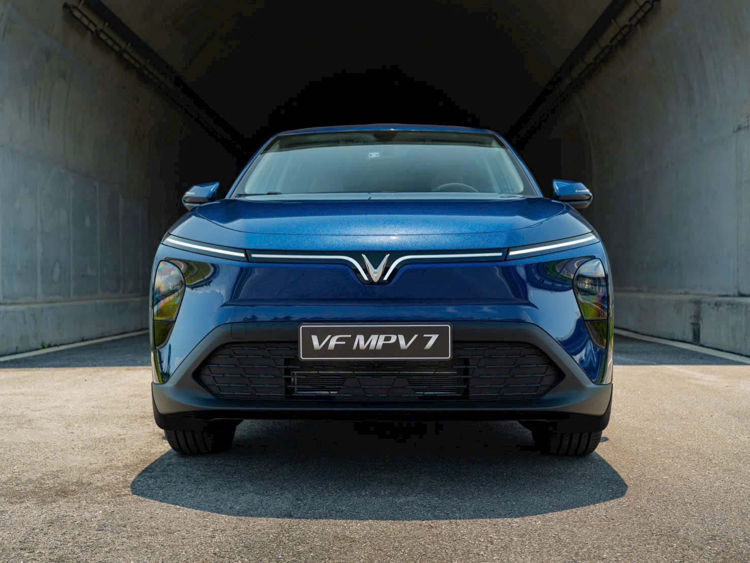 Xe Vinfast VF MPV 7 tại Vinfast Thăng Long