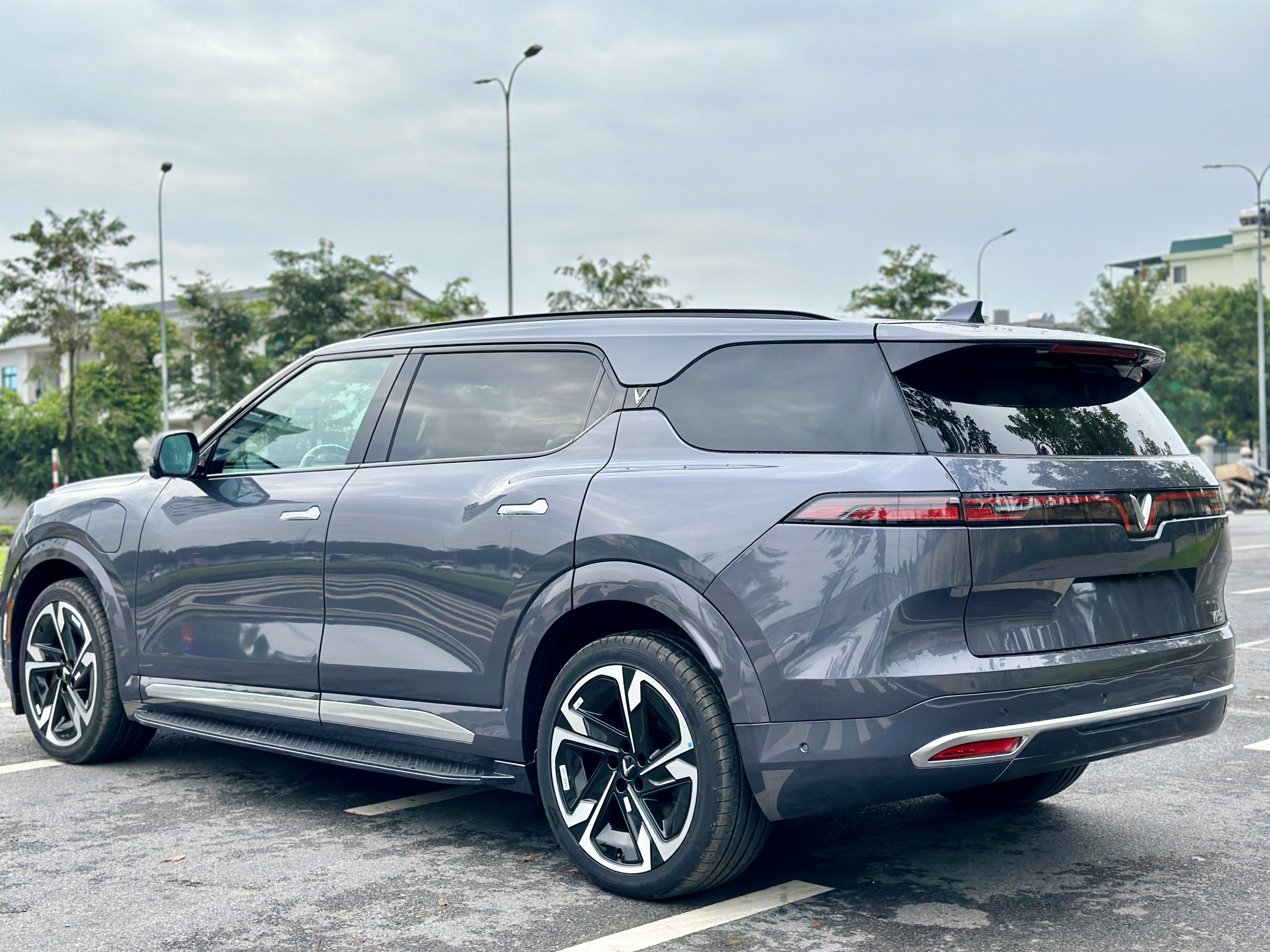 Xe Vinfast VF 9 tại Vinfast Thăng Long